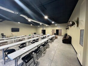 301 Commerce Blvd, Midway, FL for lease Interior Photo- Image 2 of 5