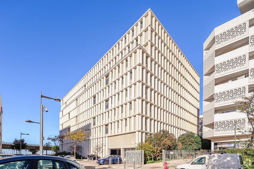 7 Rue Paul Brutus, Marseille for sale - Building Photo - Image 2 of 4