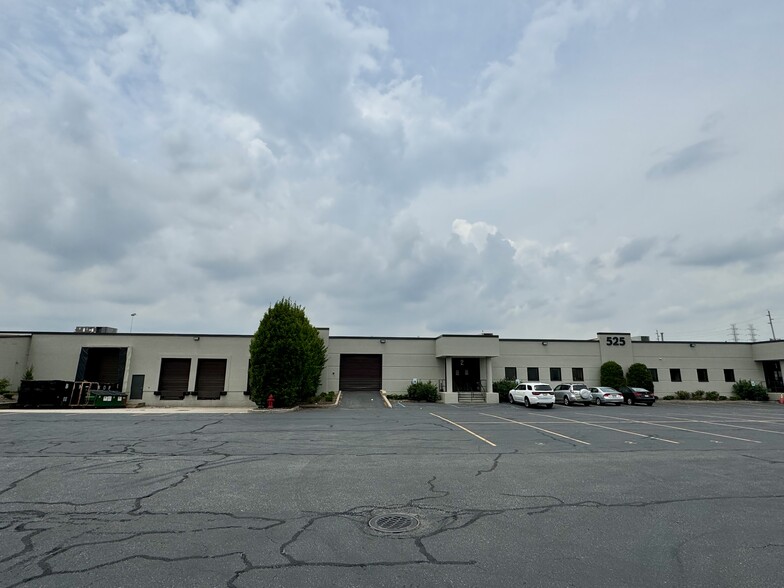 525 Main St, Belleville, NJ for lease - Building Photo - Image 1 of 9