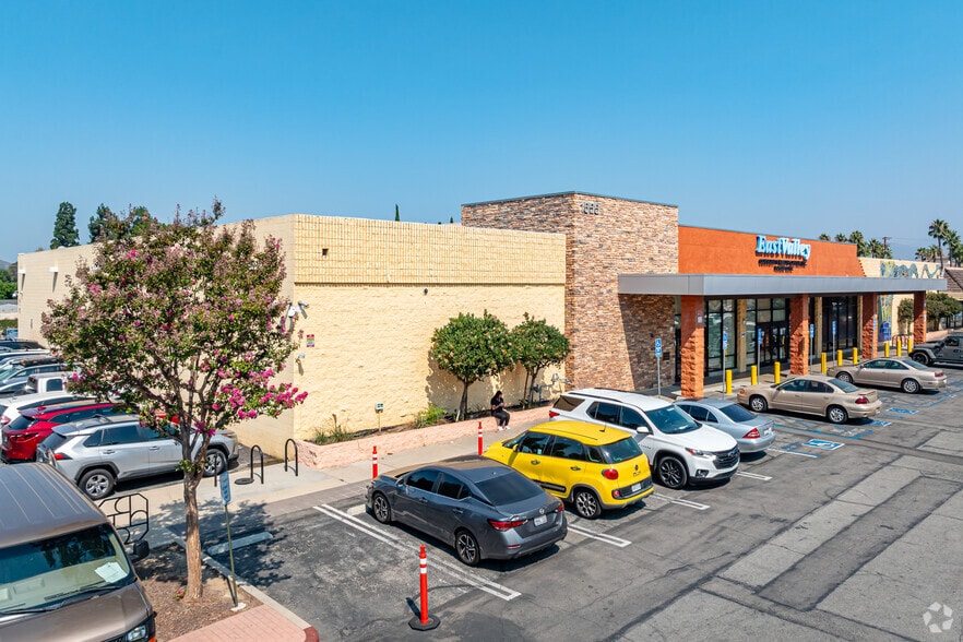 1555 S Garey Ave, Pomona, CA for lease - Primary Photo - Image 1 of 4