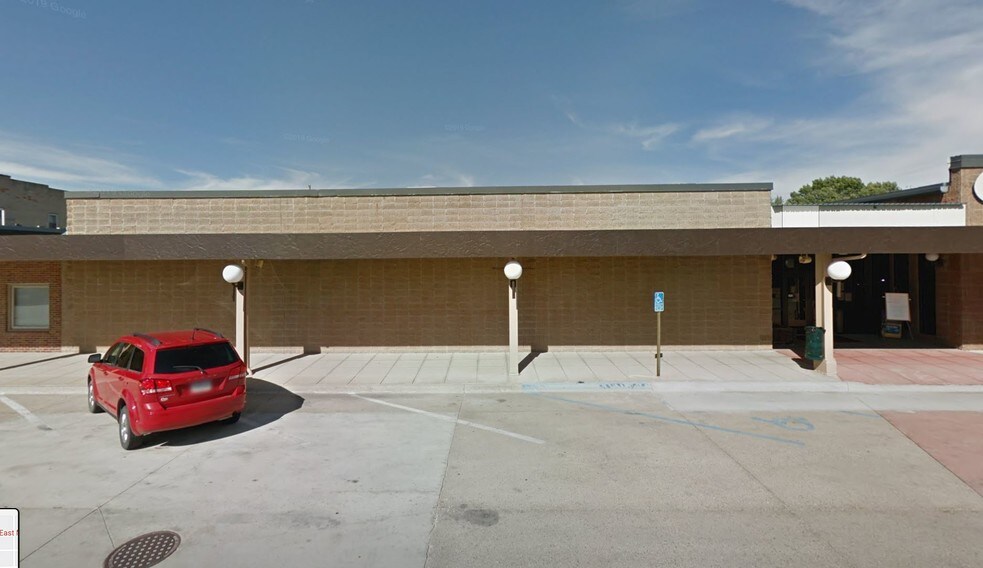 347 E Main St, Belmond, IA 50421