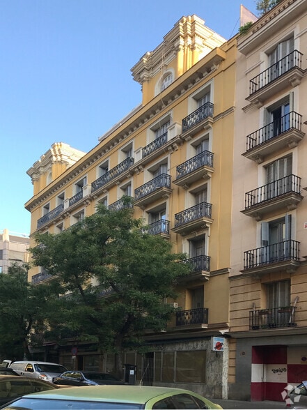 Multifamily in Madrid, Madrid for sale - Building Photo - Image 3 of 3