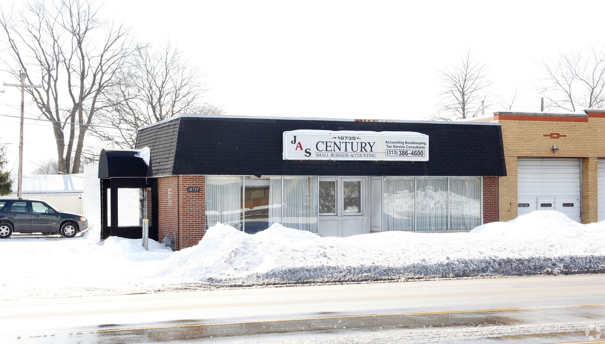 18735 Ecorse Rd, Allen Park, MI for lease Primary Photo- Image 1 of 64