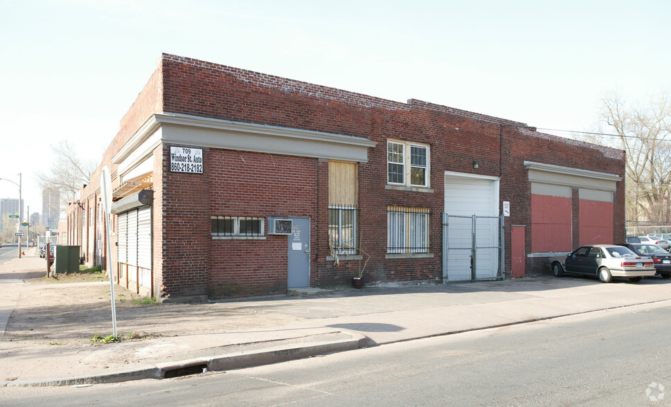 709 Windsor St, Hartford, CT for lease - Building Photo - Image 3 of 5