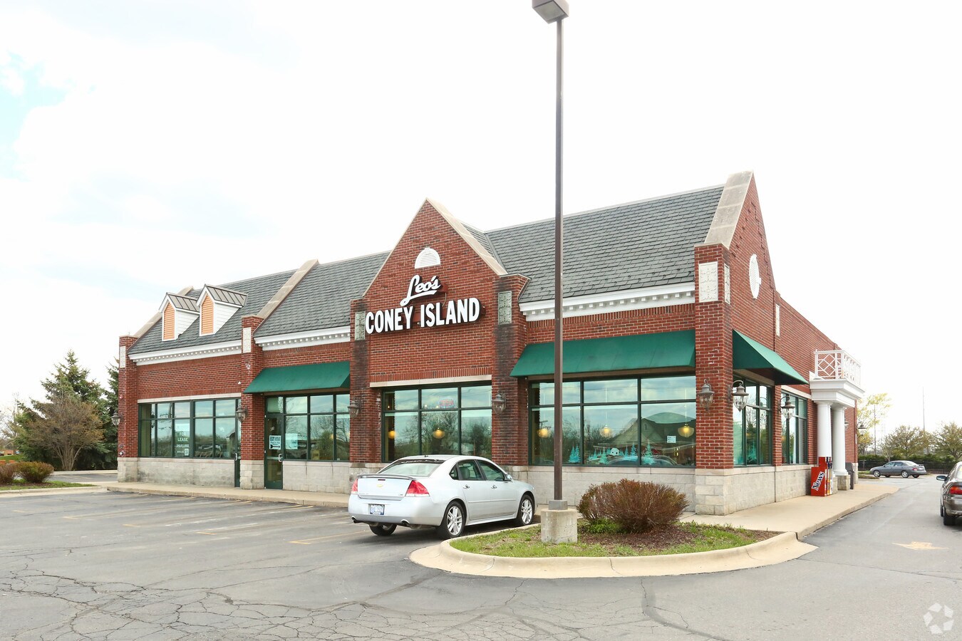 43804392 E Grand River Ave, Howell, MI 48843