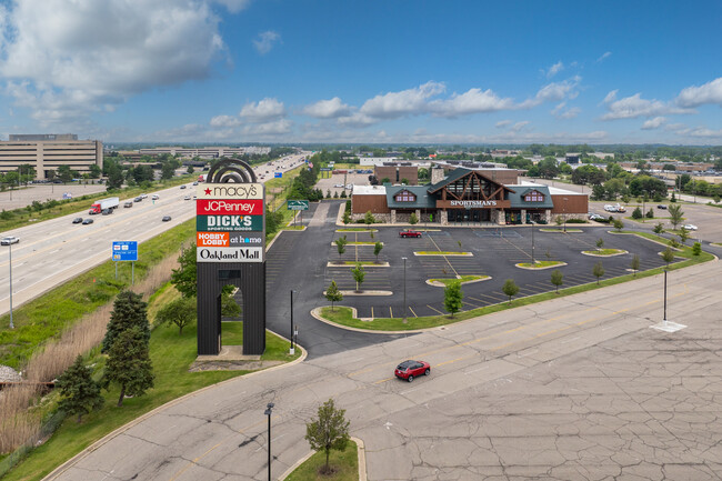 More details for 86-750 W 14 Mile Rd, Troy, MI - Retail for Lease