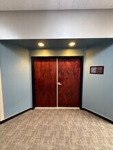 4515 Ocean View Blvd, La Cañada Flintridge, CA for lease Interior Photo- Image 2 of 15