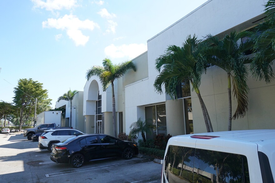 2150 NW 33rd St, Pompano Beach, FL for sale - Building Photo - Image 3 of 16