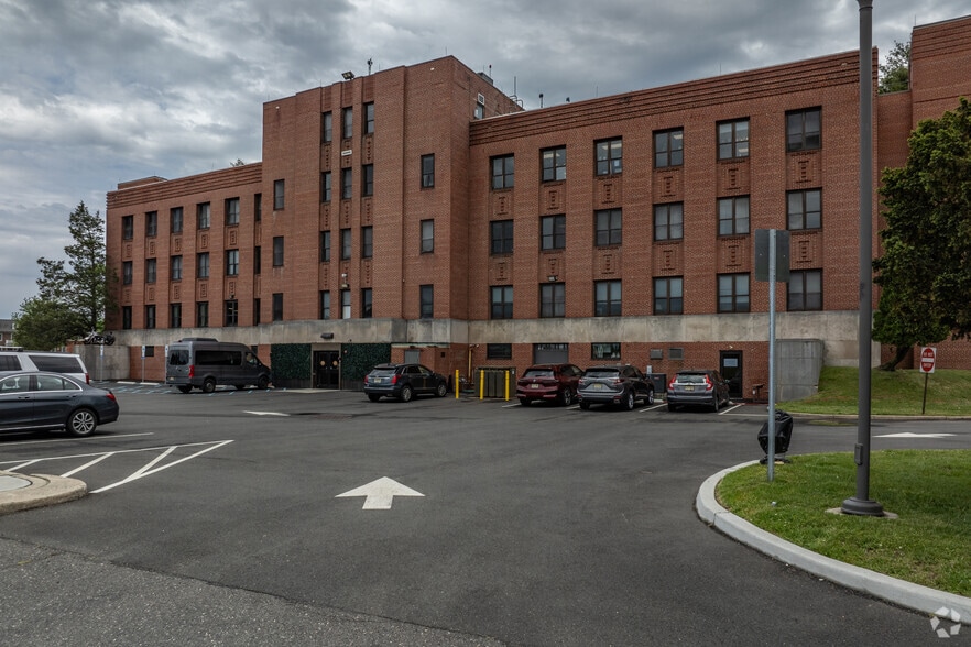 1000 Sanger Ave, Oceanport, NJ for lease - Primary Photo - Image 1 of 13