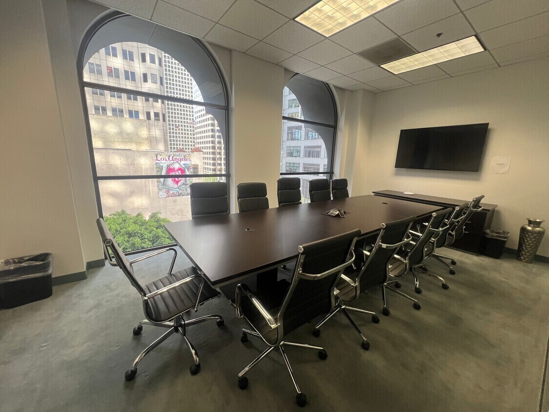 835 Wilshire Blvd, Los Angeles, CA for lease Interior Photo- Image 1 of 2