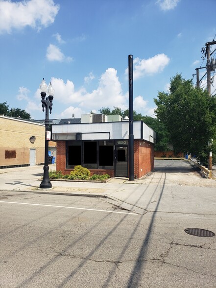 1620 W Lawrence Ave, Chicago, IL for lease - Building Photo - Image 2 of 8