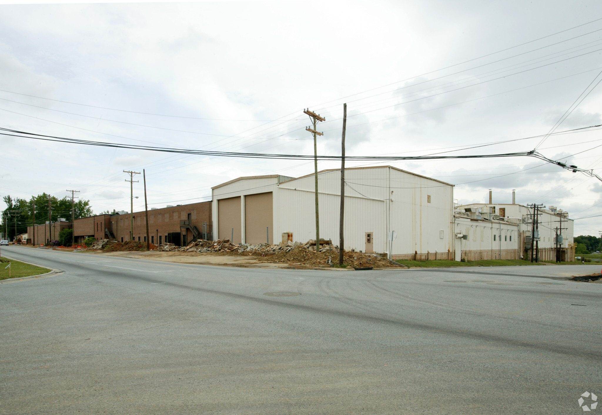 2100 E Martin Luther King Jr Dr, High Point, NC for lease Building Photo- Image 1 of 2