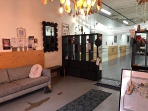540 N Fair Oaks Ave, Pasadena, CA for lease Interior Photo- Image 2 of 4