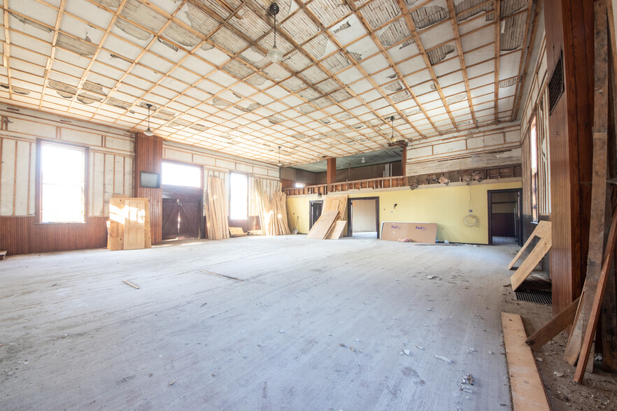 100 County Highway 29A, Springfield Center, NY for sale - Interior Photo - Image 3 of 31