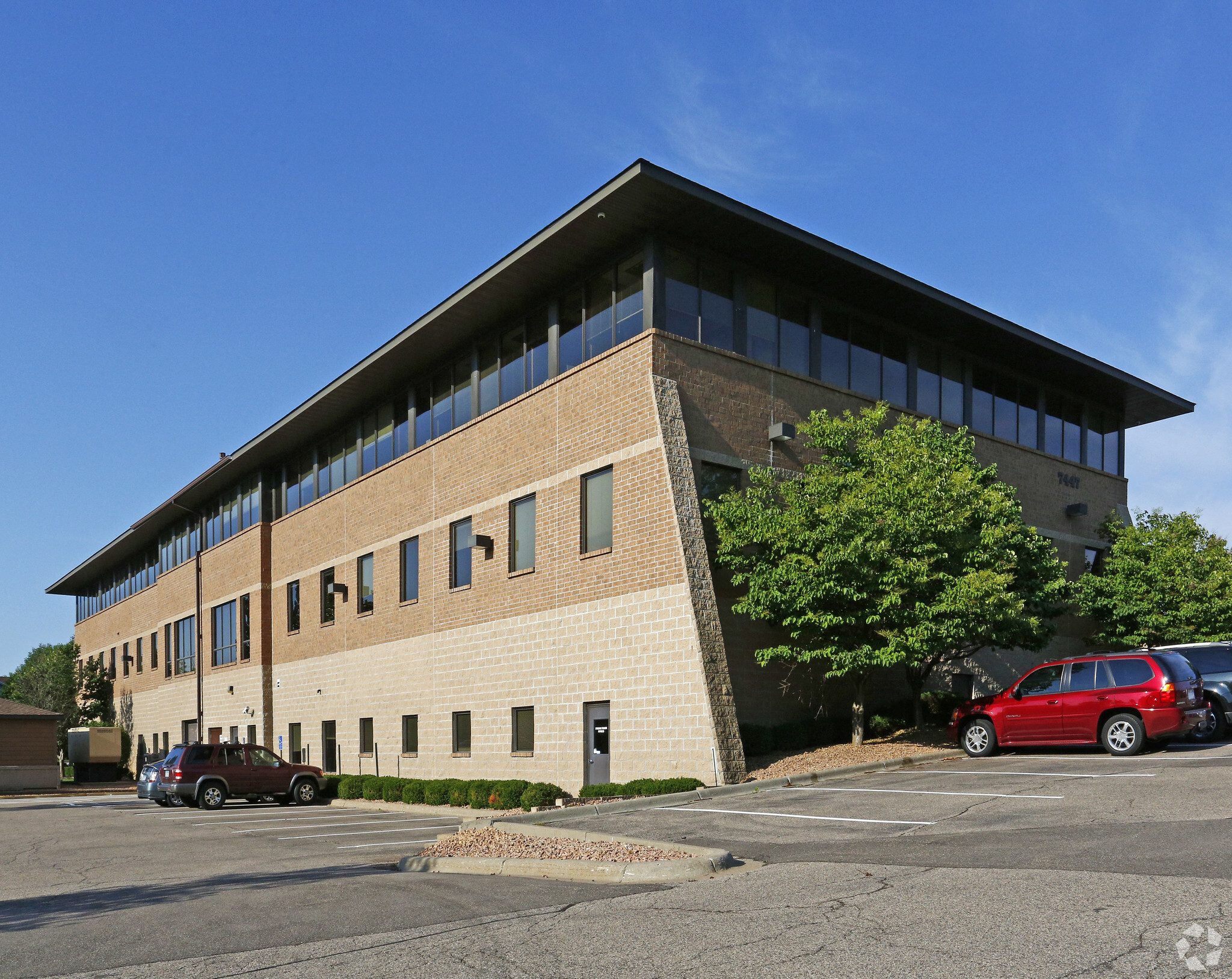 7447 Egan Dr, Savage, MN for lease Building Photo- Image 1 of 11