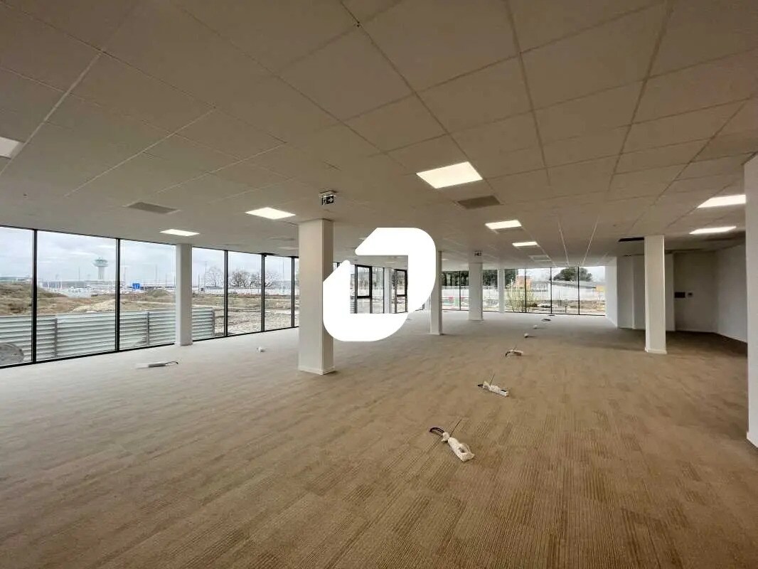 Retail in Mérignac for lease Interior Photo- Image 1 of 8