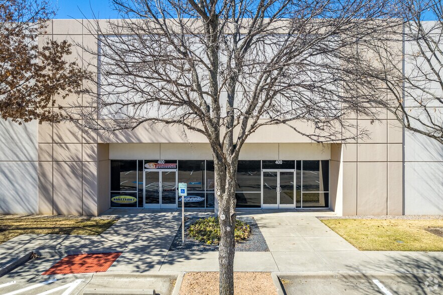 800 W Sandy Lake Rd, Coppell, TX for lease - Building Photo - Image 3 of 4