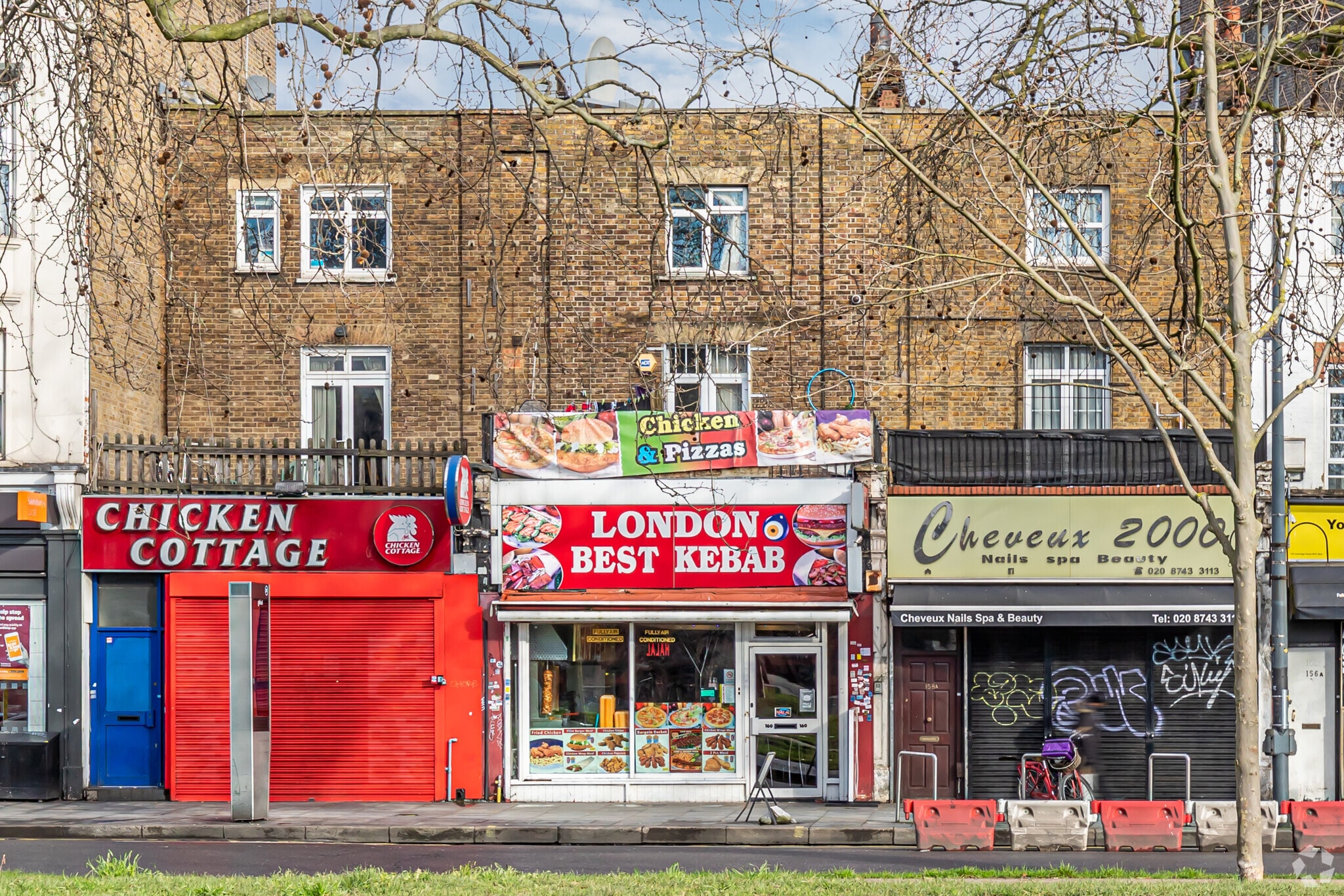 160 Uxbridge Rd, London for sale Primary Photo- Image 1 of 1