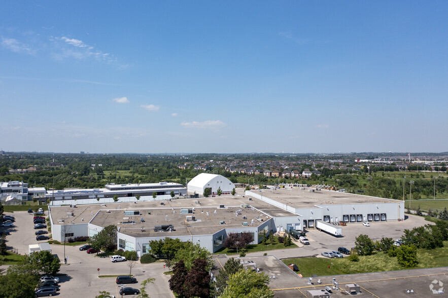 205 Industrial Pky N, Aurora, ON for lease - Building Photo - Image 3 of 4