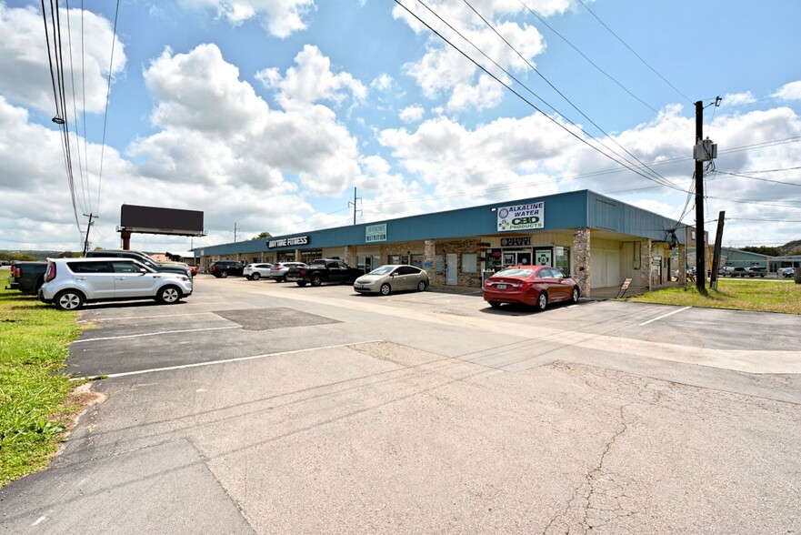 1175 FM 2673, Canyon Lake, TX for lease - Building Photo - Image 2 of 8