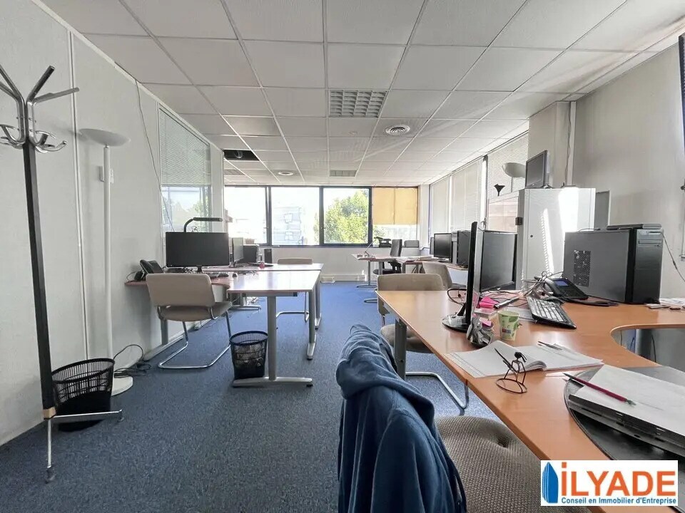 2 Rue Mahatma Gandhi, Aix-en-Provence for lease Building Photo- Image 1 of 12