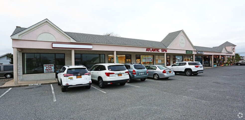 99 The Plaza, Atlantic Beach, NY for sale - Primary Photo - Image 1 of 1