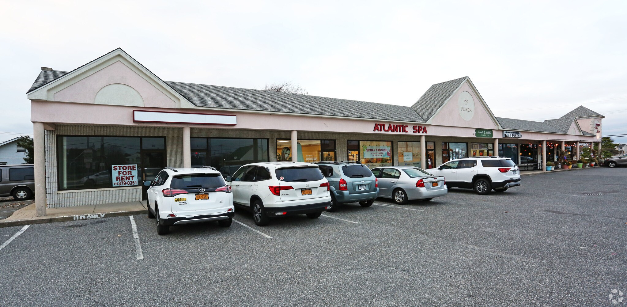 99 The Plaza, Atlantic Beach, NY for sale Primary Photo- Image 1 of 1