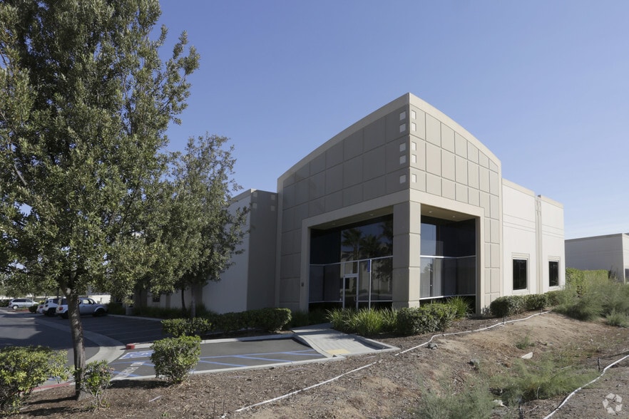 14467 Meridian Pky, Riverside, CA for lease - Primary Photo - Image 1 of 3
