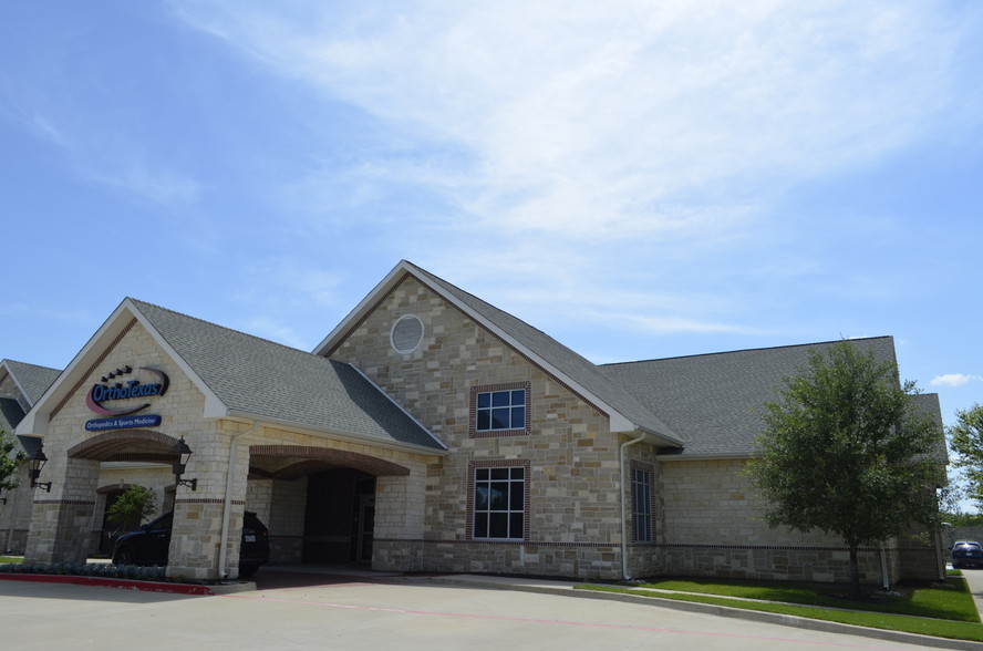 4951 Long Prairie Rd, Flower Mound, TX for lease - Building Photo - Image 3 of 8