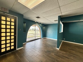 7205 Bandera Rd, San Antonio, TX for lease Building Photo- Image 2 of 10