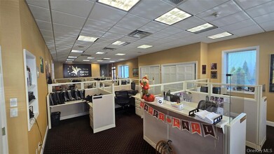 214 W Park Ave, Long Beach, NY for lease Interior Photo- Image 2 of 9