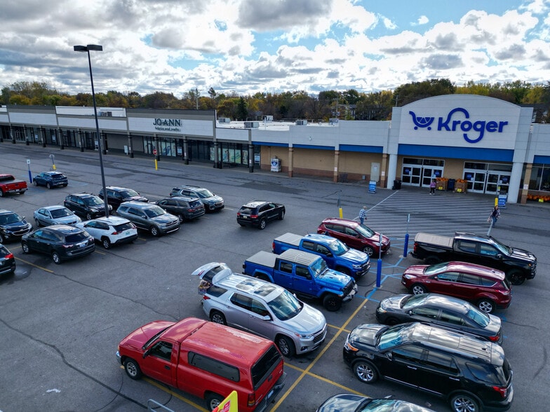 2906-2992 Center Ave, Essexville, MI for lease - Building Photo - Image 2 of 14