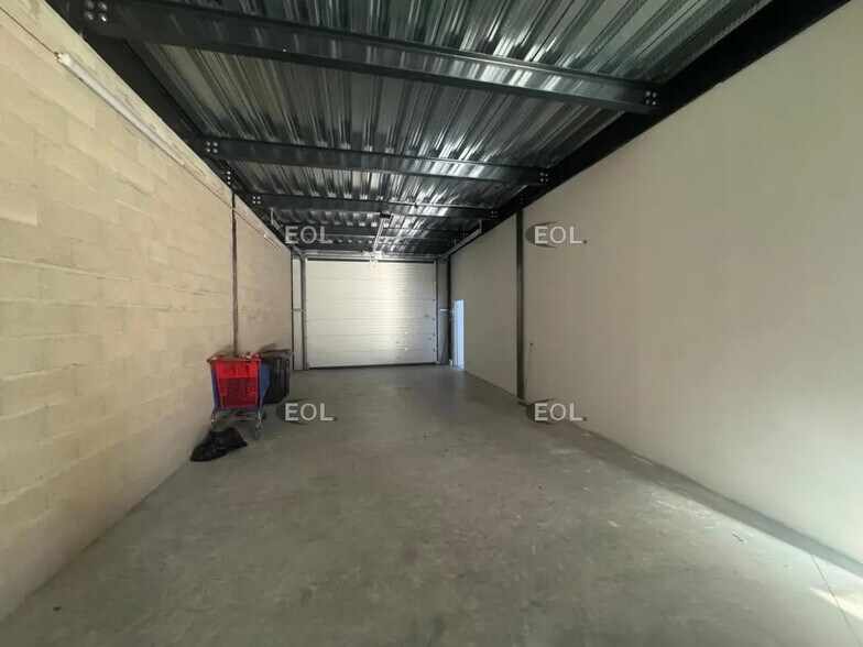 Flex in Pontault-Combault for lease - Interior Photo - Image 3 of 11