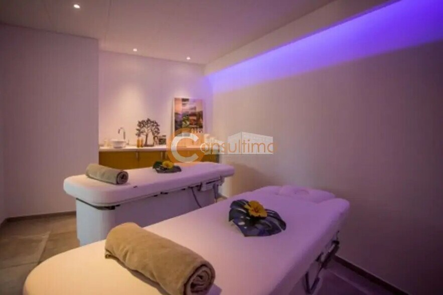 Retail in La Teste-De-Buch for sale - Building Photo - Image 2 of 3