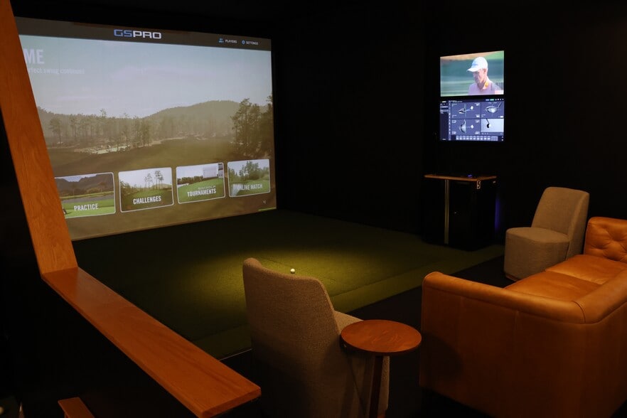 2325 Dean St, St Charles, IL for lease - Interior Photo - Image 3 of 12