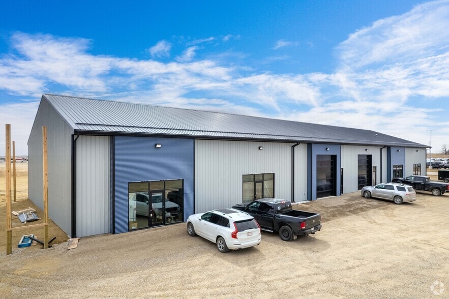 245 Canal Av, Strathmore, AB for sale - Primary Photo - Image 1 of 5