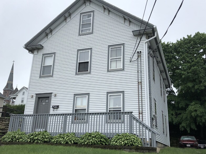 3335 Chestnut St, Spencer, MA 01562