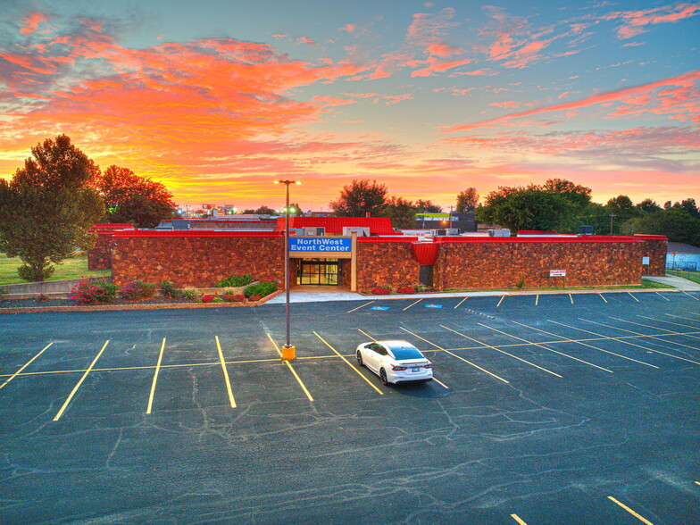 6009 NW Expressway St, Oklahoma City, OK for sale - Building Photo - Image 3 of 76