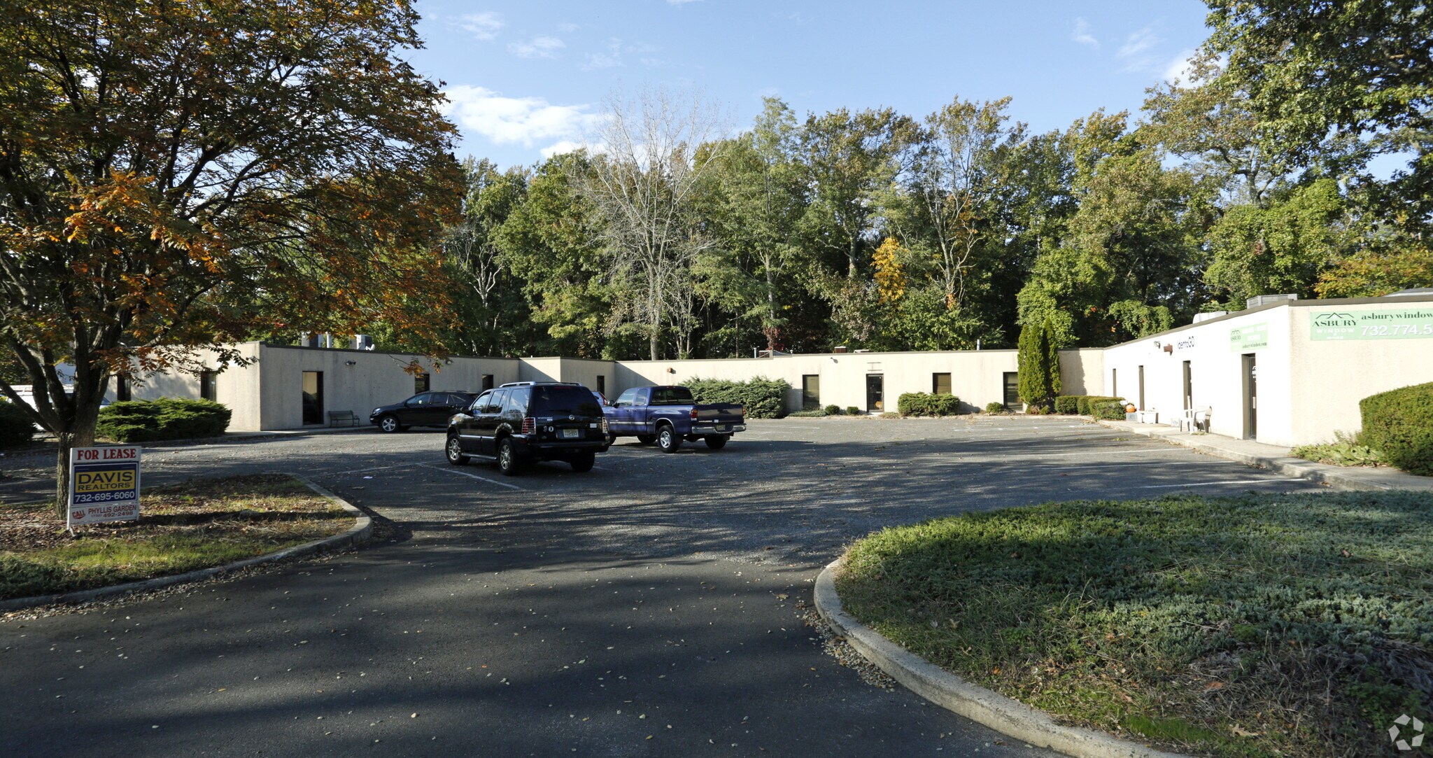 39 Cindy Ln, Ocean, NJ for sale Primary Photo- Image 1 of 1