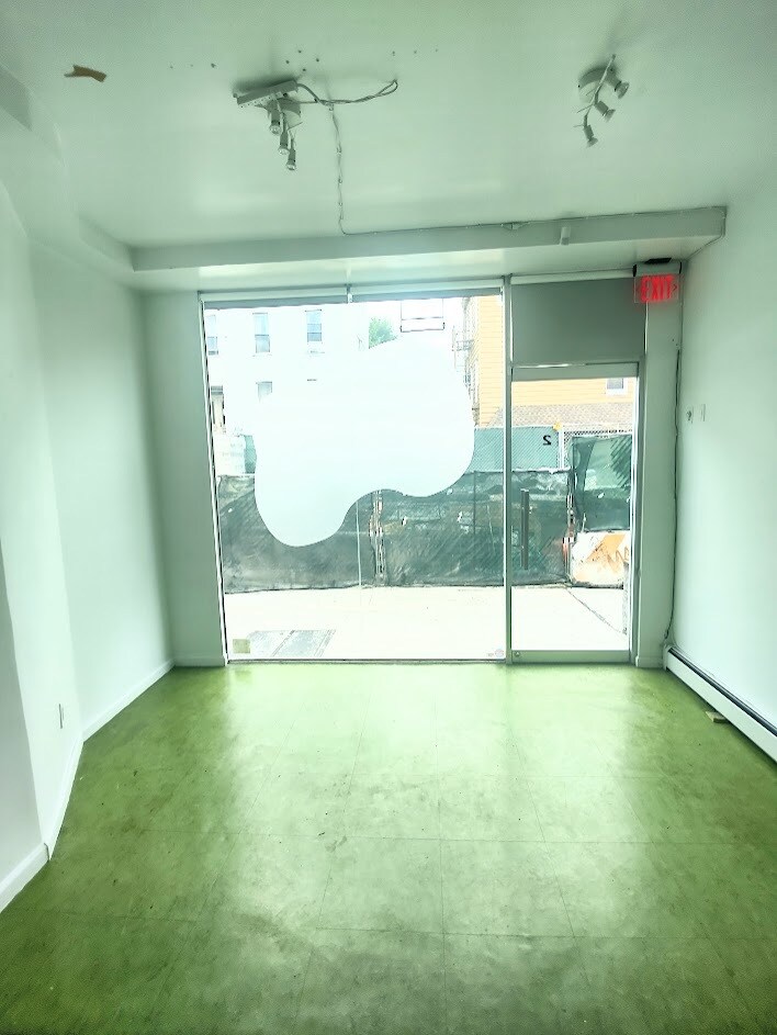 577 Lorimer St, Brooklyn, NY for sale Building Photo- Image 1 of 1