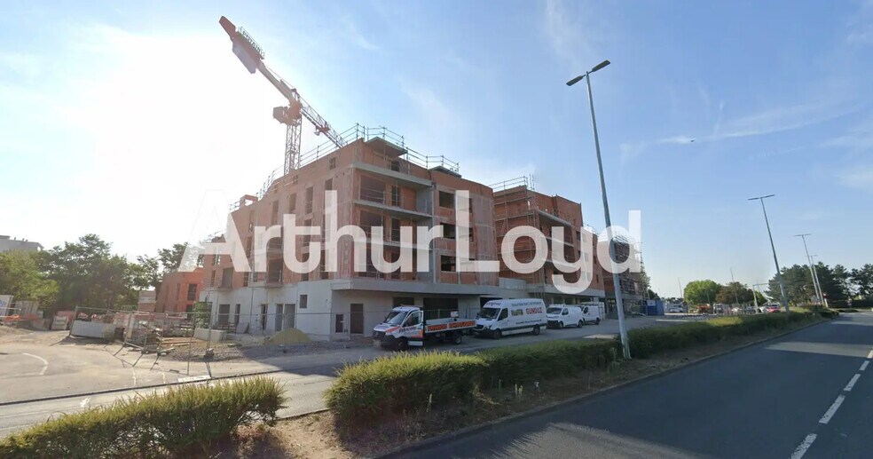 Office in Caen for lease - Building Photo - Image 1 of 13