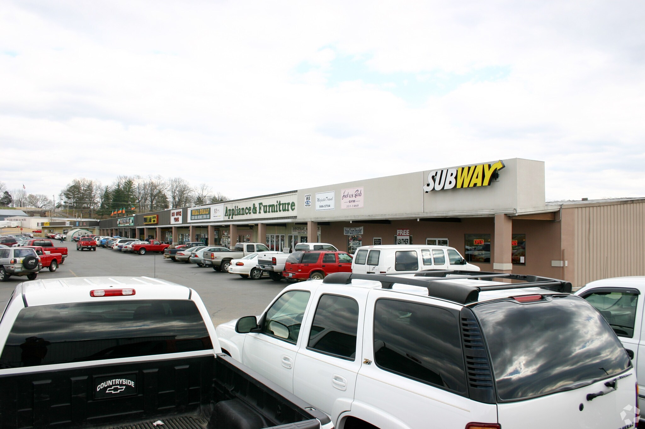 1307 Hillcrest Plz, Doniphan, MO 63935