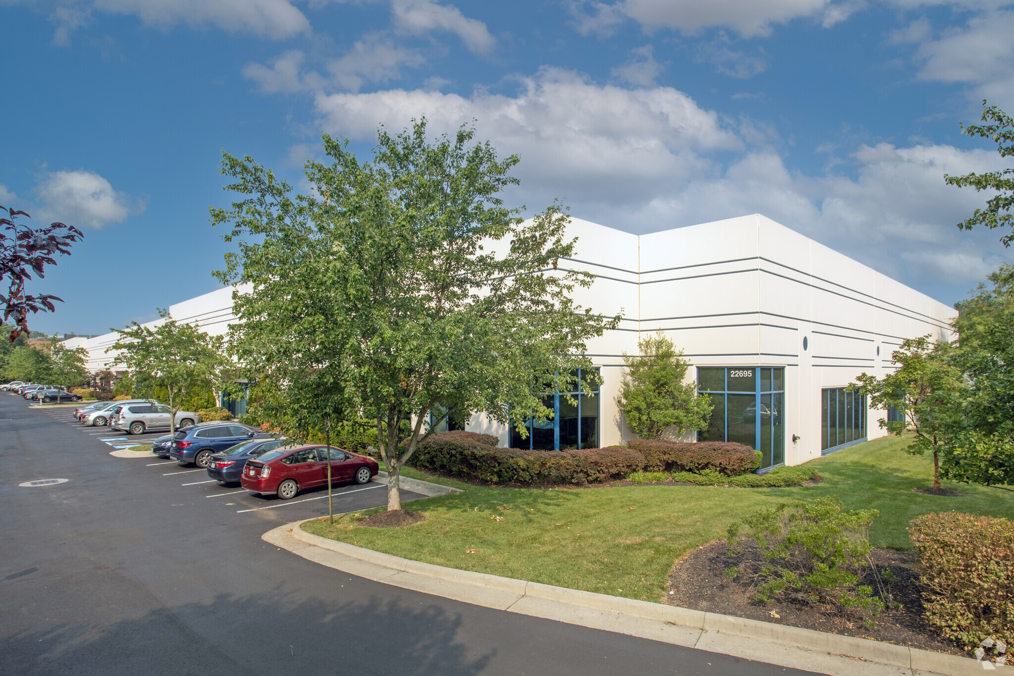 22695 Commerce Center Ct, Sterling, VA for lease Primary Photo- Image 1 of 6