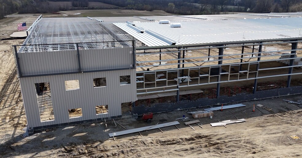 13001 Mahoning Ave, North Jackson, OH for lease - Building Photo - Image 2 of 8