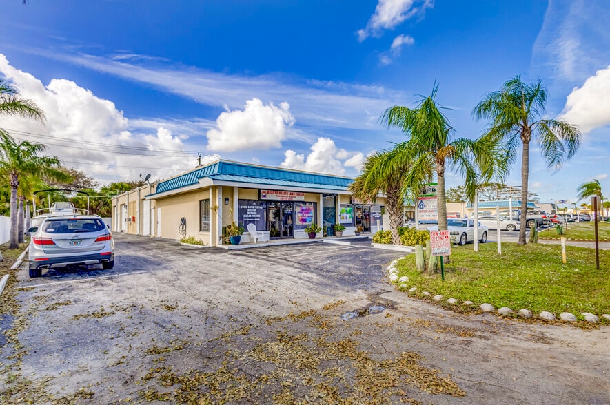 1559 Cypress Dr, Jupiter, FL for sale - Primary Photo - Image 1 of 7