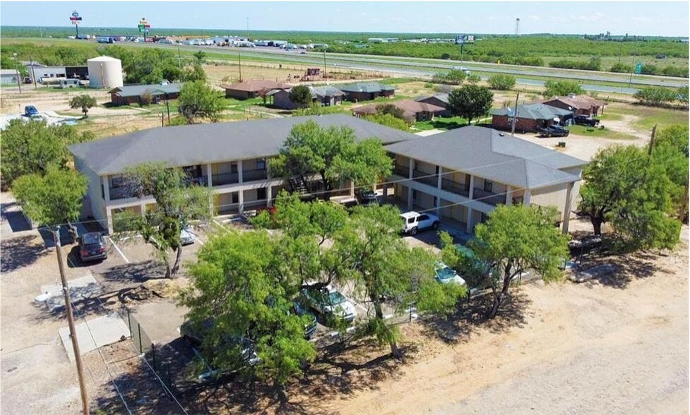 300 N Grande Ave, Encinal, TX 78019 Multifamily for Sale