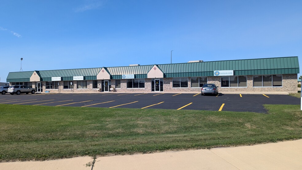 848 S Military Rd, Fond Du Lac, WI for sale - Building Photo - Image 1 of 8