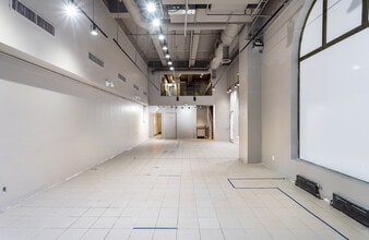 525 Seventh Ave, New York, NY for lease Interior Photo- Image 1 of 5