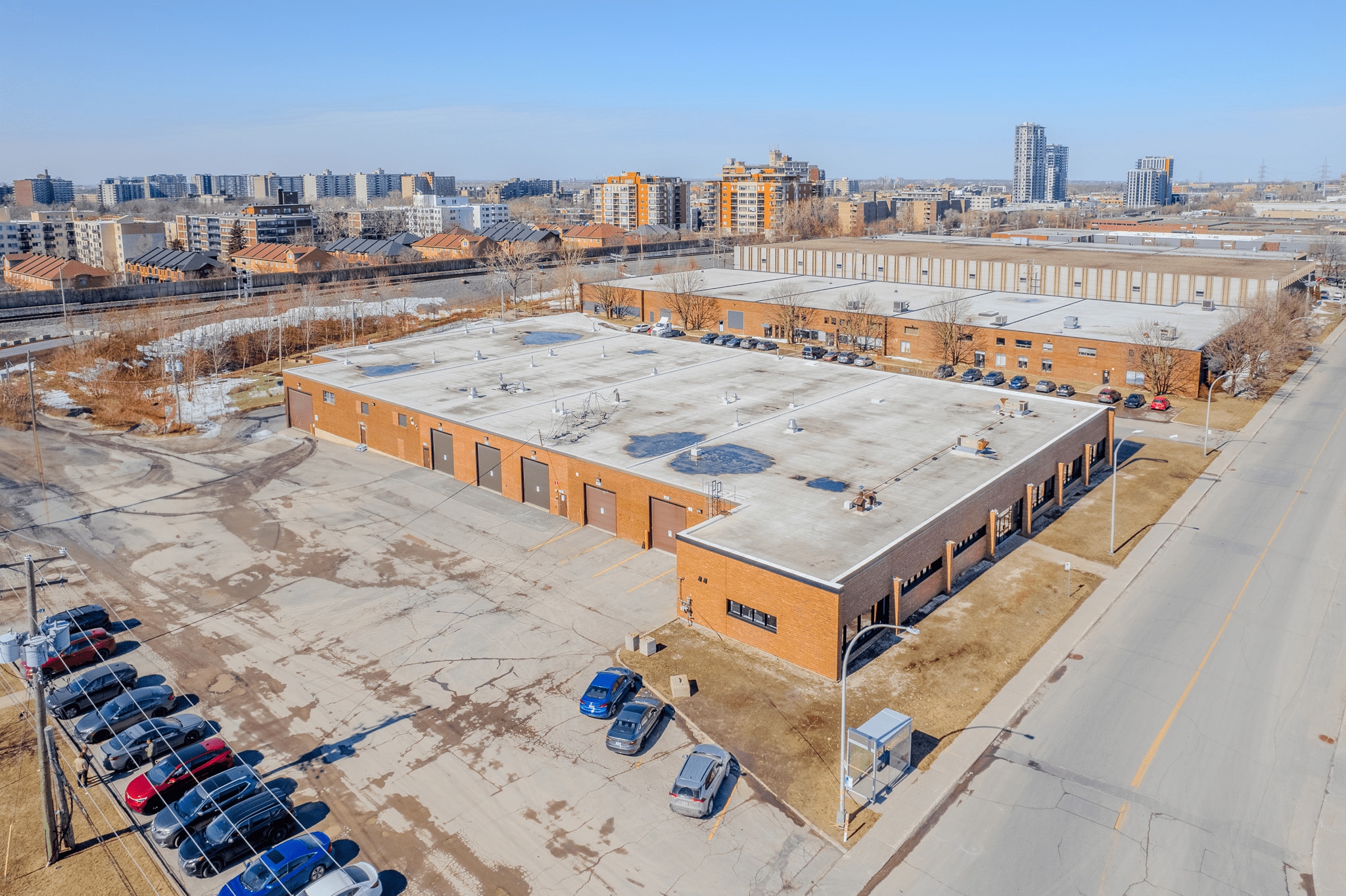 605-607 Rue Deslauriers, Saint-Laurent, QC for sale Building Photo- Image 1 of 1