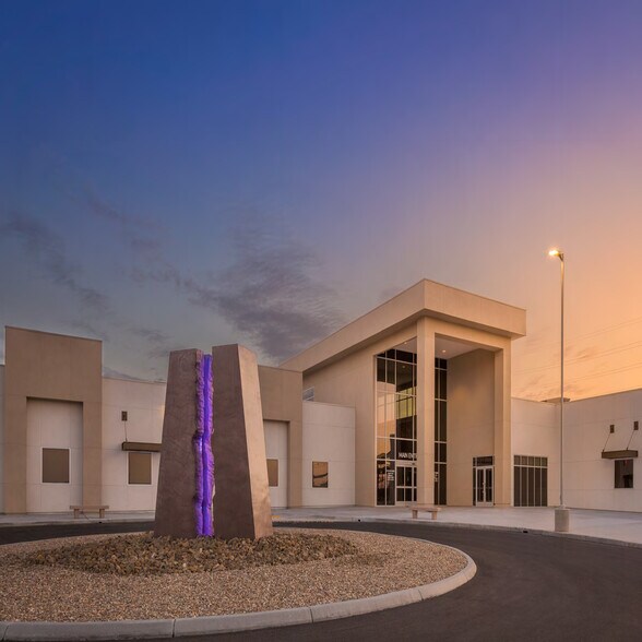 1397 S Loop Rd, Pahrump, NV for sale - Building Photo - Image 3 of 6